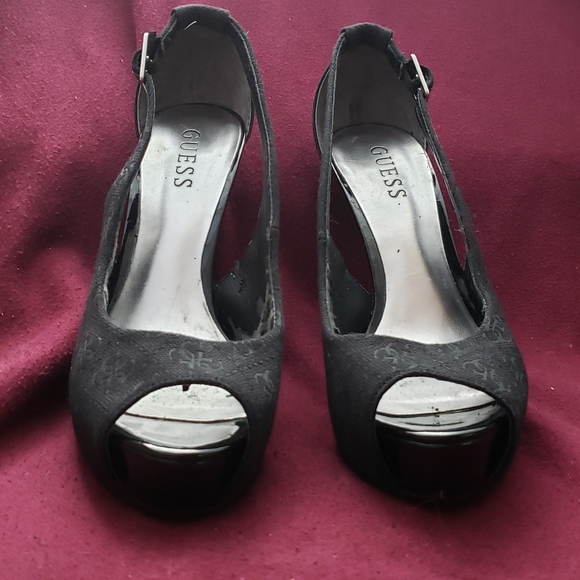 GUESS Hondo stiletto peeptoe platforms, monogram - Picture 6 of 11